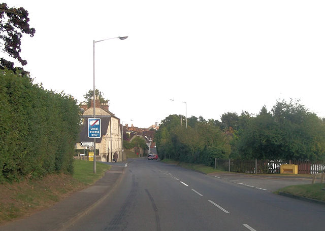 File:Stowe Avenue junction from Brackley road (C) John Firth - Geograph - 3152696.jpg