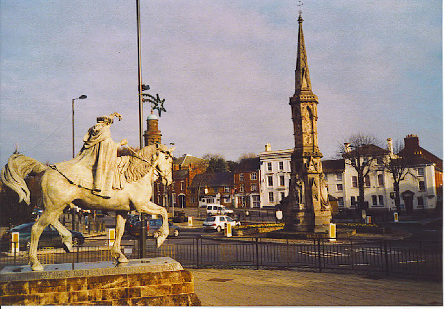 File:The Fine Lady at Banbury Cross - Geograph - 116561.jpg