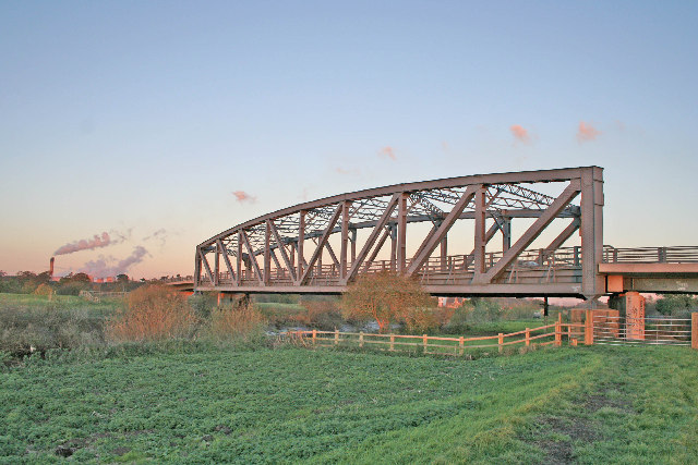 File:Carlton Bridge - Geograph - 80010.jpg