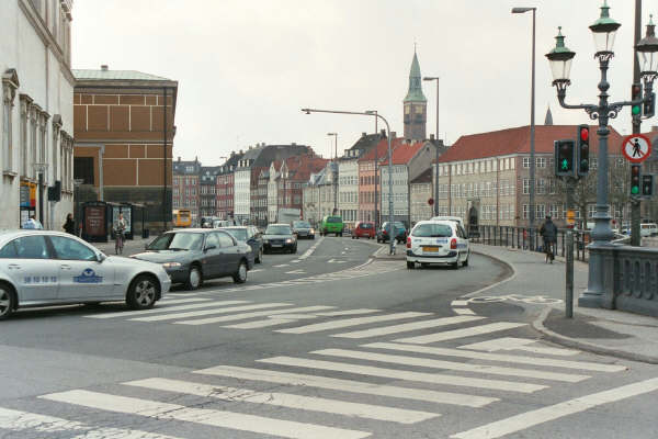 File:Copenhagen Street Scene 2 - Coppermine - 114.jpg