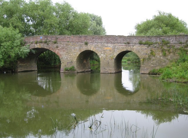 File:Pershore Bridge over the River Avon - Geograph - 859767.jpg