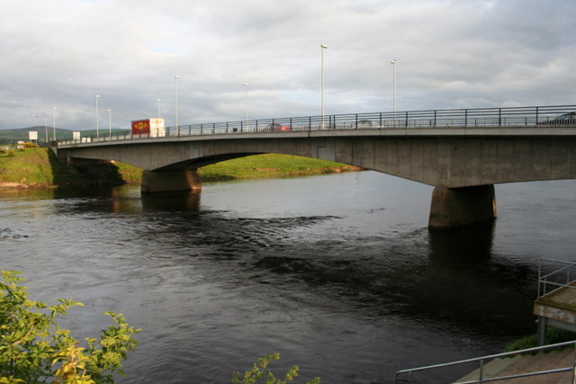 File:Bridge across the River Foyle at Lifford - Geograph - 1320289.jpg