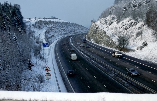 File:M40 - Chiltern Cutting - Stokenchurch - Geograph - 94271.jpg