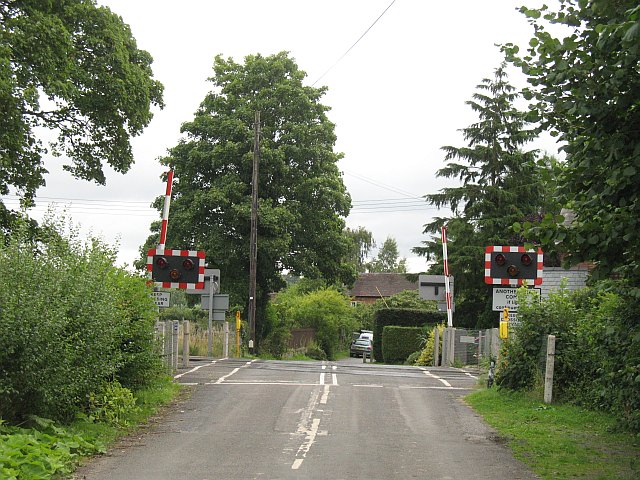 File:Level crossing, Ashford Bowdler - Geograph - 1448867.jpg