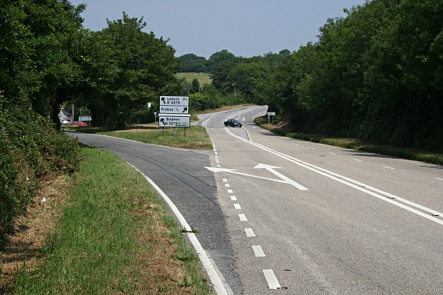 File:To Probus or Ladock? - Geograph - 197270.jpg