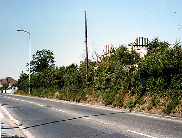File:Dorchester Road, June 1984 - Geograph - 1069647.jpg