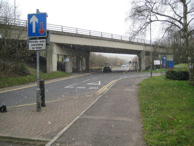 File:Amersham Old Town- A413 Amersham Bypass bridge - Geograph - 722234.jpg