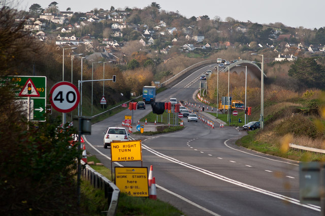 File:New Traffic Lights on the A39 at the Westleigh Junction near completion - Geograph - 2709668.jpg