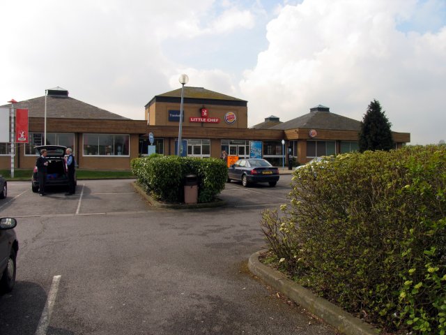 File:Sutton Scotney Services A34 - Geograph - 4409.jpg