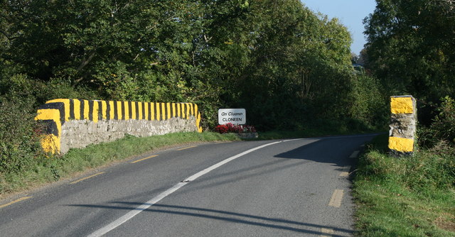 File:Cloneen, County Tipperary - Geograph - 1829909.jpg