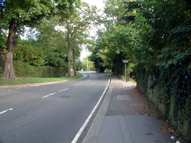 File:B275 Selsdon Road, Sanderstead CR2 - Geograph - 49436.jpg