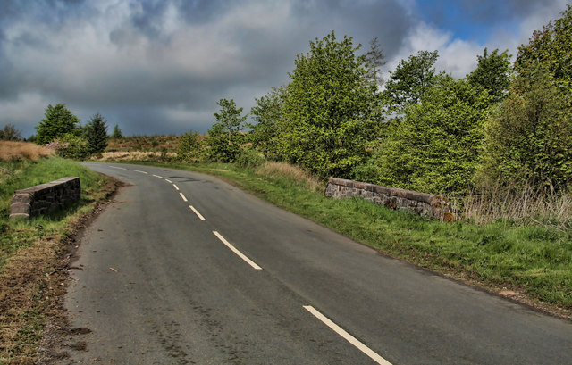 File:Mossfauld Sike - Geograph - 1543688.jpg