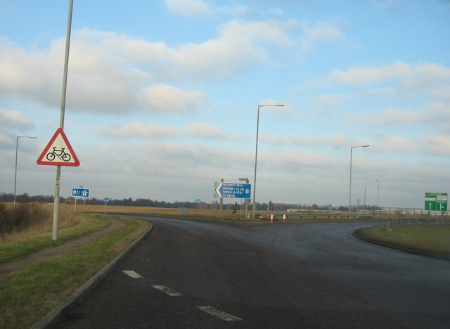 File:Beware cyclists - Geograph - 1141118.jpg