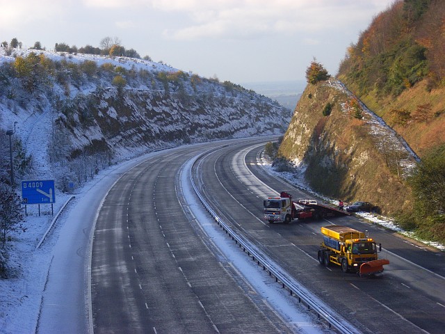 File:The M40, Lewknor - Geograph - 1034228.jpg