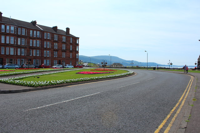 File:Bath Street, Largs - Geograph - 3560616.jpg