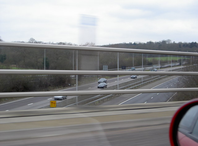 File:M25 at junction 16 - Geograph - 355719.jpg