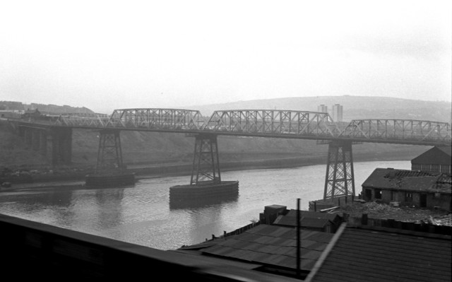 File:The second Redheugh Road Bridge (C) Andrew Tatlow - Geograph - 1870713.jpg