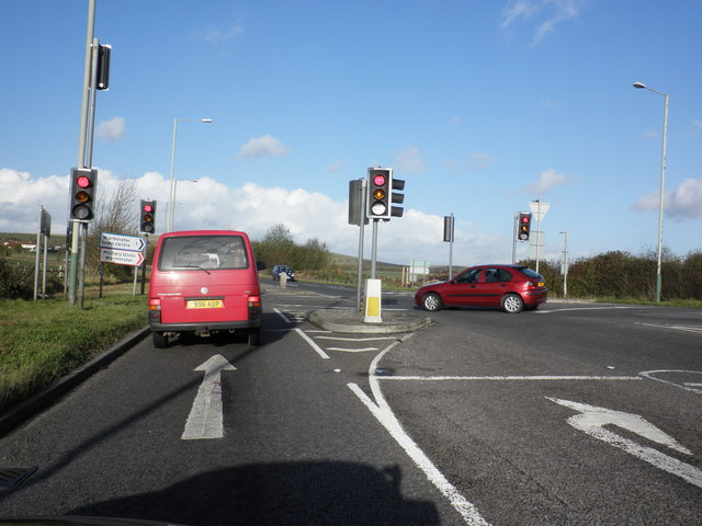 File:Traffic lights, on the A350, north of Warminster - Geograph - 1570978.jpg