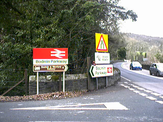 File:Bodmin Parkway Junction - Geograph - 7869.jpg