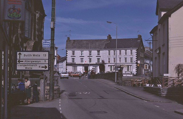 File:Llanwrtyd Wells - Geograph - 1752986.jpg