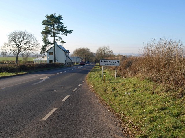 File:A3052 approaching Farringdon - Geograph - 1661217.jpg