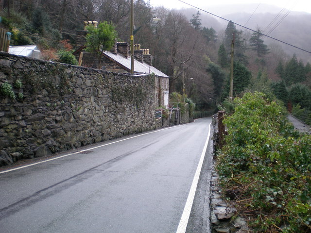 File:Arthog Hill - Geograph - 313991.jpg