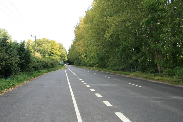 File:A361 heading away from Lechlade - Geograph - 1474736.jpg