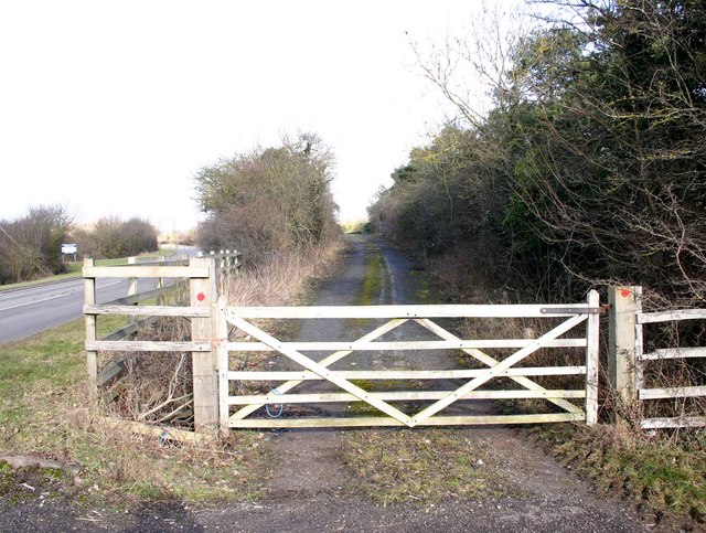 File:The old route of the A429 - Geograph - 1693954.jpg