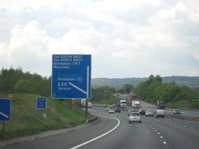 File:M42 Motorway Heading West, Junction 2 For The A441 & Hopwood Services - Geograph - 1283029.jpg