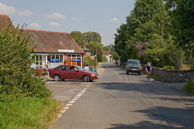 File:Junction of B2150 and Cams Hill, Hambledon - Geograph - 900254.jpg