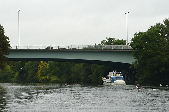 File:M4 crossing the Thames - Geograph - 948413.jpg