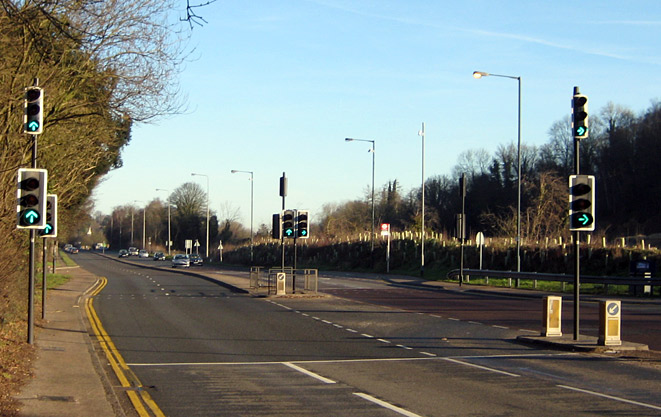 File:AluStar and Mellor traffic lights, Hooley Surrey - Coppermine - 16849.jpg