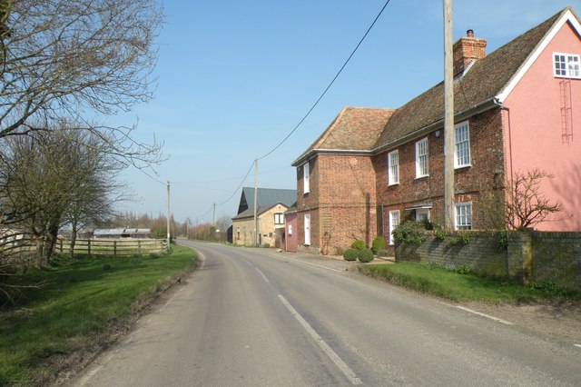File:Red House Farm on the High Street - Geograph - 3883546.jpg