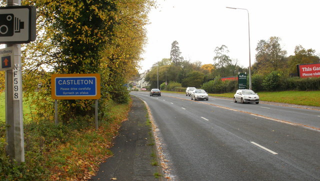 File:Drive carefully in Castleton... - Geograph - 1553054.jpg