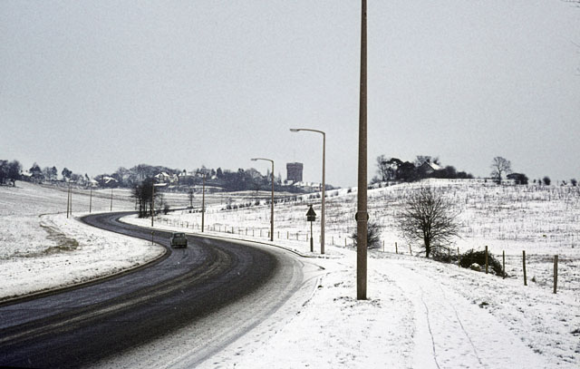 File:Essex Way, Benfleet, from the bottom of the hill - Geograph - 1599479.jpg