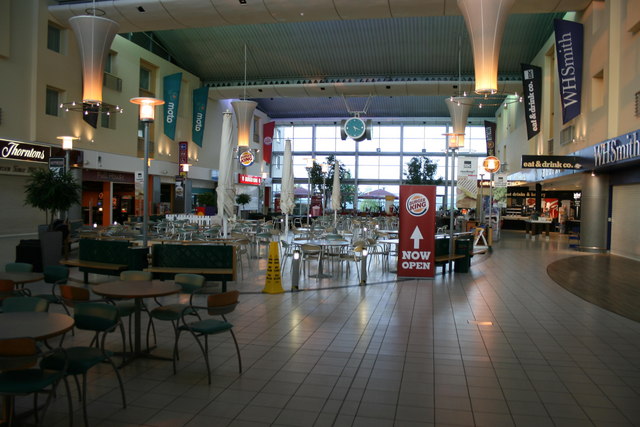 File:Donington Park Services - Geograph - 874303.jpg