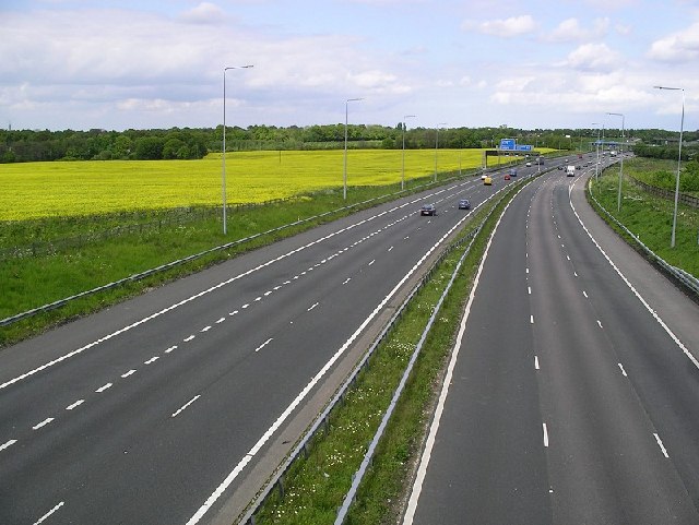 File:M2 Motorway in Kent - Geograph - 10613.jpg