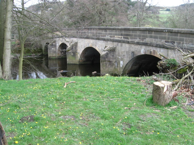 File:Leadmill Bridge over the River Derwent - Geograph - 1248120.jpg