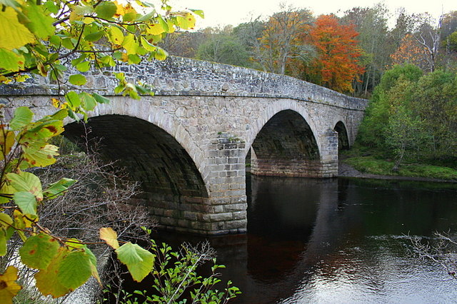 File:Logie bridge from the eastern banks of the Findhorn - Geograph - 273224.jpg