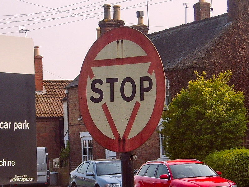 Old_stop_sign_-_Purton_-_Coppermine_-_11570.jpg