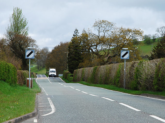 File:The A489 exits east from Penegoes.jpg