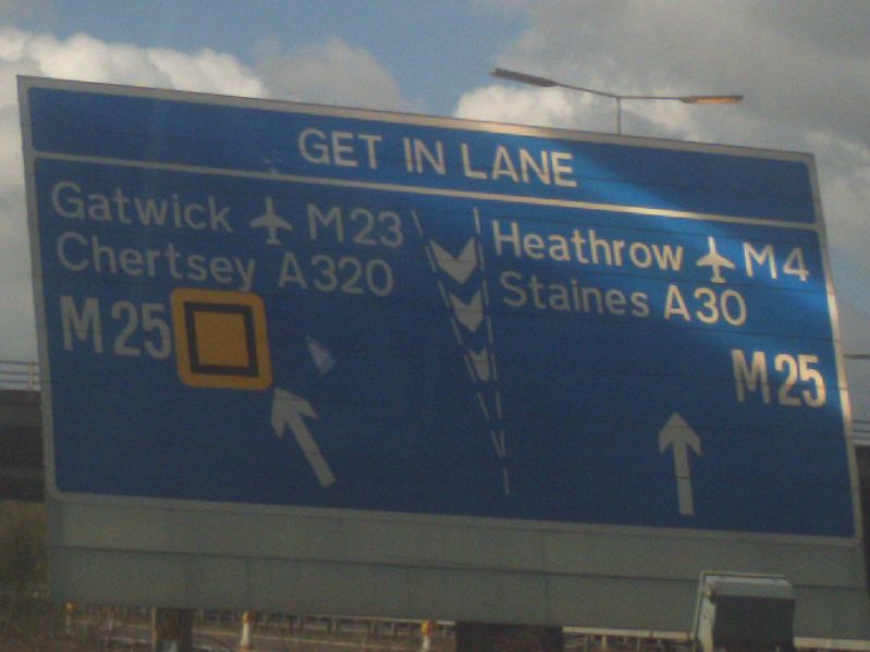 File:M3 Junction 2 westbound leaving for the M25 - Coppermine - 17879.jpg