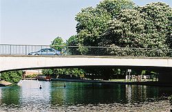 Victoria Park Bridge - Geograph - 127740.jpg