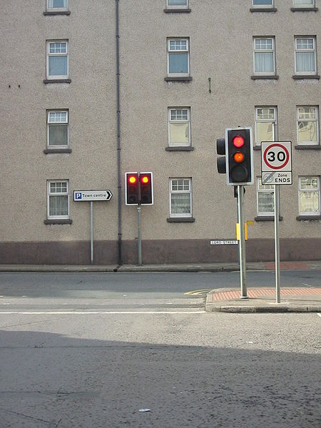 File:IOM Douglas Lord Street Crossing Amber Arrow - Coppermine - 13279.JPG