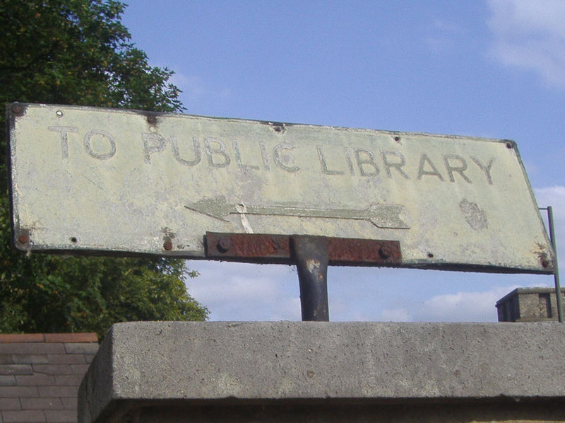 File:Public library sign Hampton - Coppermine - 22960.JPG