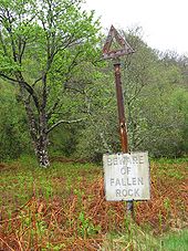 Fallen sign for fallen rock! - Coppermine - 22155.jpg