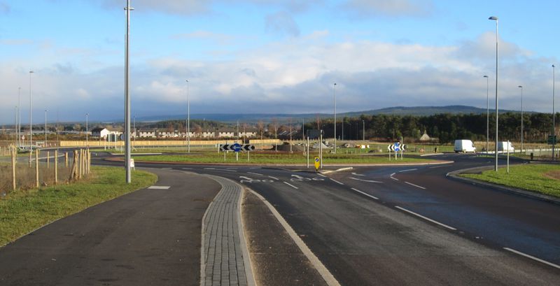 File:Cowfords Roundabout 2.jpg