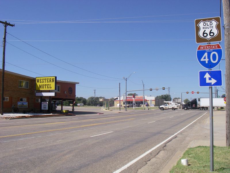 File:20170919-1752 - Western Motel on Route 66, Shamrock, Texas 35.226529N 100.2482467W.jpg