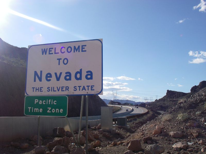 File:20170924-0025 - US-93 - Welcome to Nevada (Pacific Time Zone) - 36.01459N 114.74490W.jpg