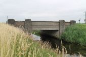 Lamings Bridge over South Holland Main Drain - Geograph - 3571793.jpg